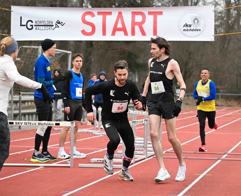 Andy Sears (links), 84 Gert-Jan Wetzelar Lauf Leben Running Crew (2., 2. M)         Foto : Uwe Krämer